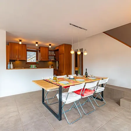 Отель Anastasia House *